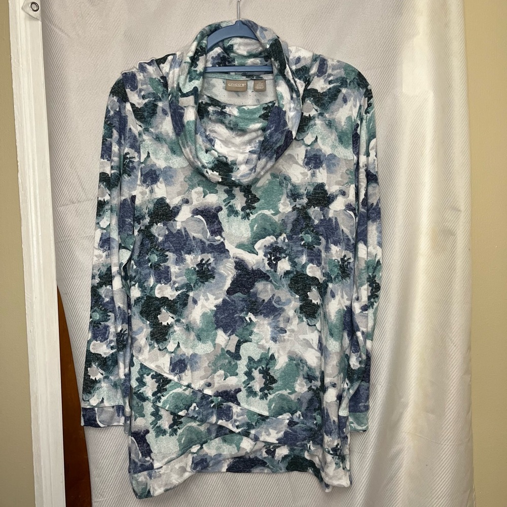 Chicos Floral Cowl Neck longsleeve Top. Chicos‎ 2